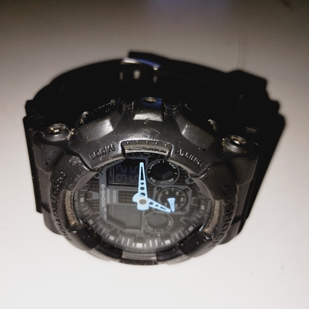 Casio G-Shock Ana-Digi 3-EYE Auto LED Light with Afterglow Watch GA-100C-8ACR. - Picture 3 of 7